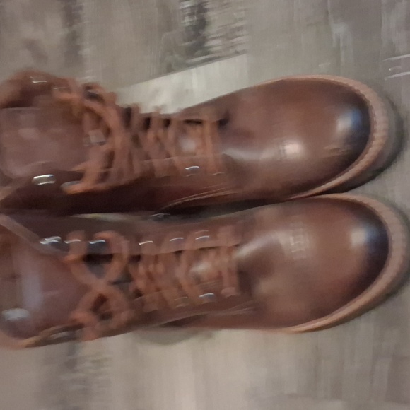 Clarks - Picture 2 of 9